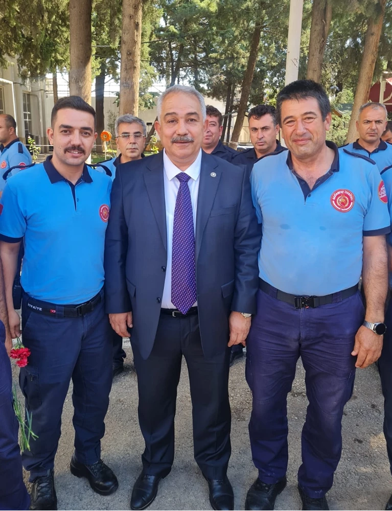 AK Parti Gaziantep İl Başkanı Çetin, kendisini enkazdan çıkaran itfaiyecilerle buluştu