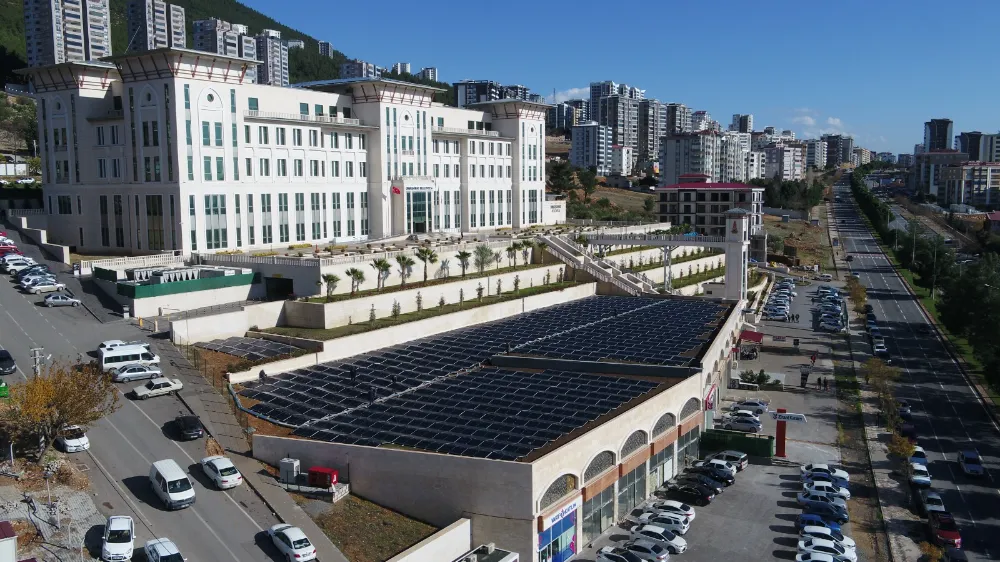 Onikişubat Belediyesi, güneş enerjisinden ürettiği elektriği yatırıma dönüştürüyor