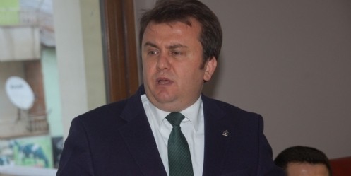 Omuz omuza vererek hizmet etme gayreti içerisindeyiz