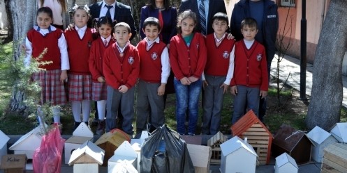 Öğrenciler, Kuşlar İçin 100 Adet Kuş Evi Yaptı