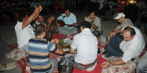 Sıra dışı düğünde sıra gecesi
