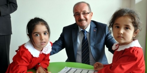 Hayırsever Melek İpek`ten eğitime destek