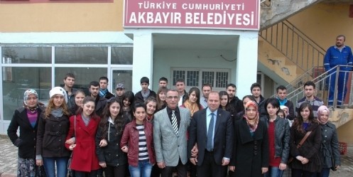 Akbayırlı Öğrencilere Burs Desteği