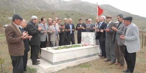 Şehitler şahadet günlerinde anılıyor