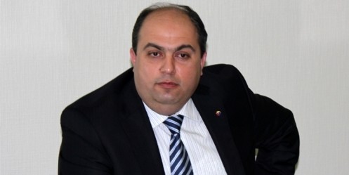 Karşılıksız fedakarlık gösteren kadınların gününü kutluyorum
