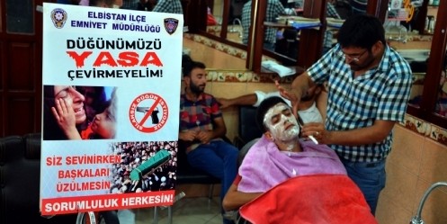 Berberlerden ``silah sıkmayın`` uyarısı
