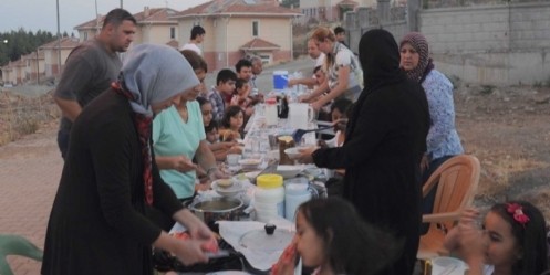 Mahalleli Sokak İftarında Buluştu