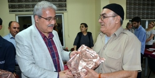 Vali Güvençer huzurevi sakinleriyle buluştu 