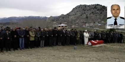 Polis memuru, toprağa verildi 