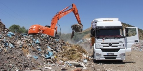 Göksun çöp toplama merkezi boşaltılıyor