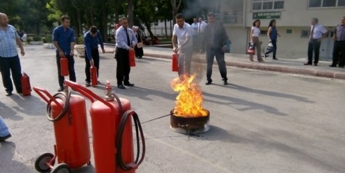 Yangın Tahliye Tatbikatı Gerçeğini Aratmadı