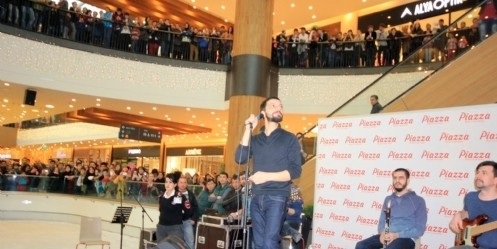 Mehmet Erdem, Piazza