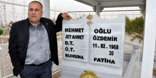 Ölmeden yaptırdığı mezarına güvenlik kamerası yerleştirecek