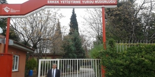 Yetiştirme yurdu yıkılıyor