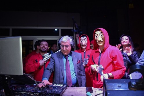 KSÜ Öğrencileri 30. Yıl Açık Hava Kutlama Programında Müzik ve Eğlenceye Doydu