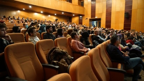 Geçmişle Gelecek Arasındaki Bağlantı