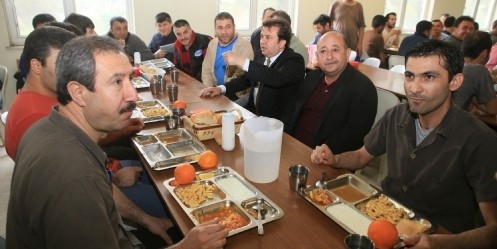 İşçilerle Öğle Yemeği