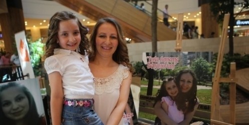 Anne ve Kızların Benzerliği Ödül Getirdi