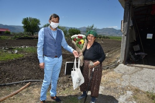 Başkan Okumuş; Şehit Annesinin Kabir Ziyareti İsteğini Yerine Getirdi