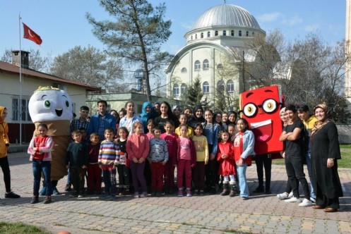 Gezici Kütüphane Türkoğlu Mahallelerinde