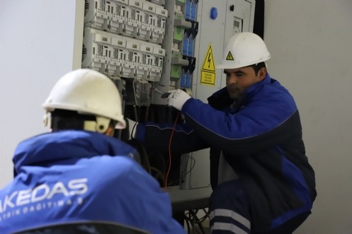 AKEDAŞ: Maksimum Gayret Minimum Kesinti
Tüm Önlemlerimizi Aldık, Ekiplerimizle 7/24 Sahadayız
