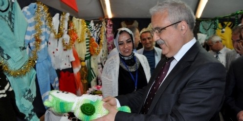 Mülteci kampında karne heyecanı