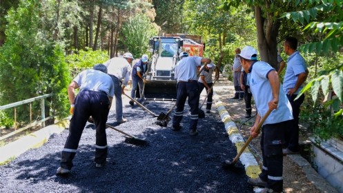 Şeyhadil Mezarlığında Çevre Düzenlemesi Yapılıyor