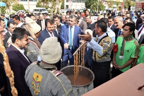 Dulkadiroğlunda Bağbozumu ve Şire Hazırlama Etkinliği