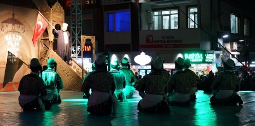 Temsili Gösterilere Yoğun İlgi