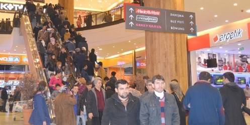 İndirimi Duyan Piazza`ya Koşuyor