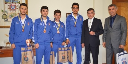 KSÜ`den Masa Tenisinde Başarı