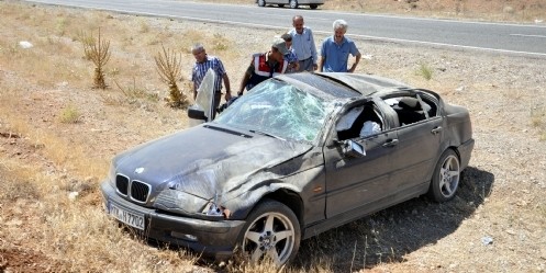 Otomobil Takla Attı, 5 Yaralı