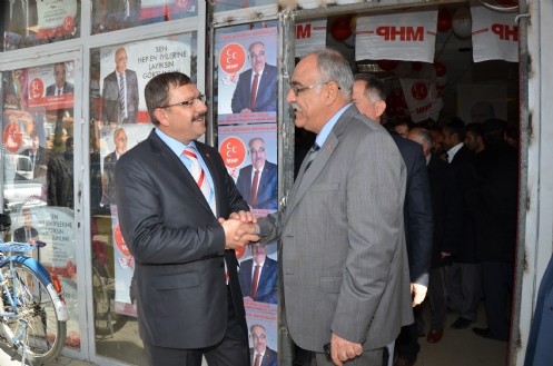 Göksun`da AK Parti adayı Aydın, MHP adayı Kale`yi ziyaret etti