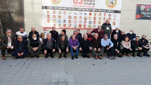 Gazeteciler Kalem Bıraktı