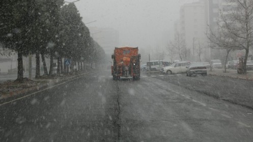 Büyükşehir Kış Şartlarıyla Mücadelesini Aralıksız Sürdürüyor
