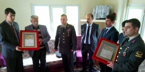 Şehidin Ailesine Şehadet Belgesi Verildi