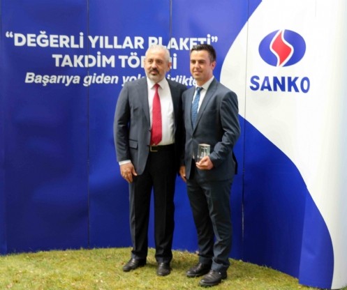 SANKO Holding Şirketlerinin Bulunduğu Sekiz Yerden Canlı Yayınla Kıdemli 1,550 Çalışana Plaket Takdimi Eş Zamanlı Yapıldı