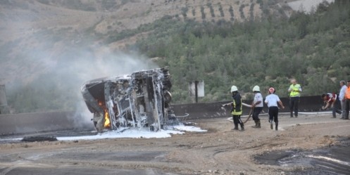 LPG yüklü tır devrildi