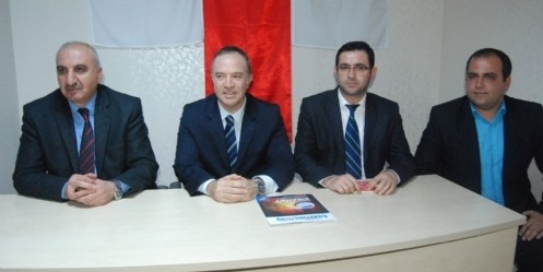 Aras, Sağlık çalışanlarıyla bir araya geldi
