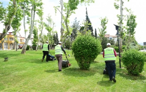 Park ve Bahçeler Yaza Hazırlanıyor