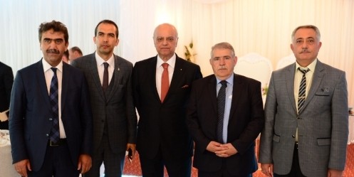 Başkan Mahçiçek ilahiyatçıları konuk etti