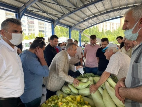 
DEVA Partisi Kahramanmaraş Teşkilatı Pazar Esnafınının Sorunlarını Dinledi
