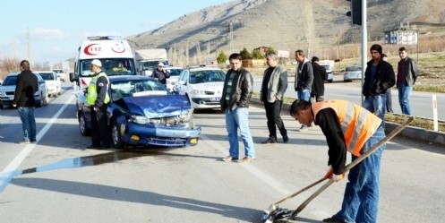 Trafik Kazası; 2 Yaralı
