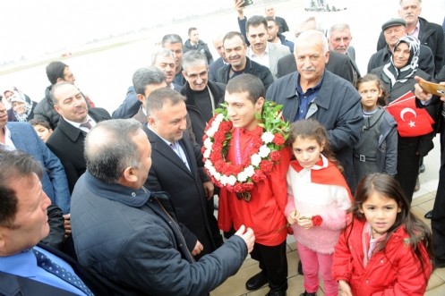 Dünya Şampiyonu Eroğlu