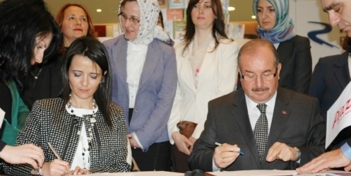 Protokol imzalandı, 20 bin kitap bağışlandı