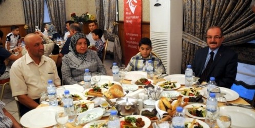 Koruyucu ailelere iftar yemeği
