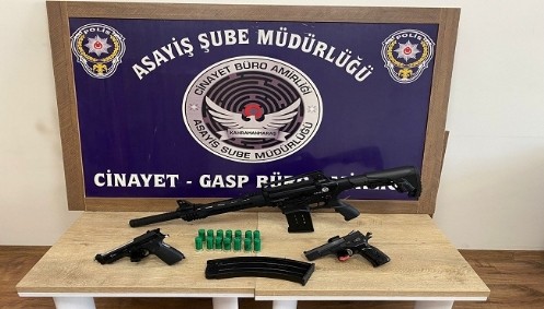 Kahramanmaraş`ta 14 Şüpheli Şahıstan, 15 Adet Silah Ele Geçirildi
