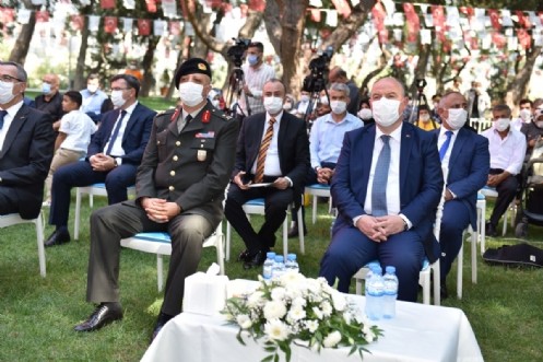 Şehit Ailelerimiz Ve Gazilerimize Devlet Övünç Madalyaları Takdim Edildi
