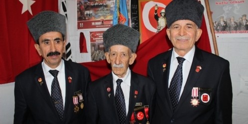 62 yıl sonra savaş anılarını yeniden yaşadı
