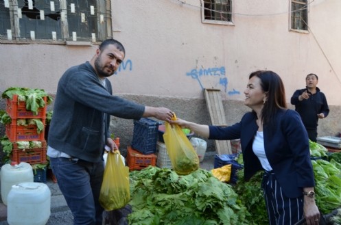 Özdarendeli, Esnafa Bir Dokundu Bin Ah İşitti 